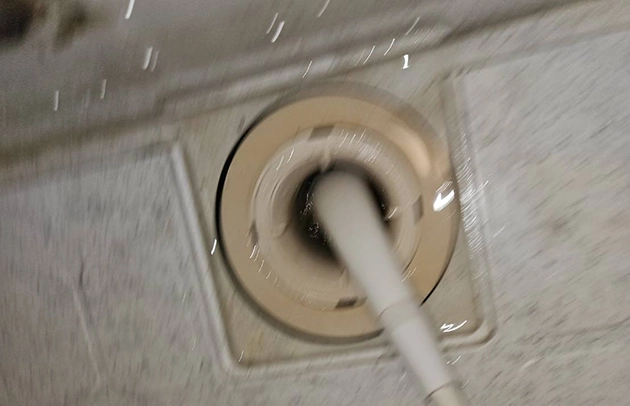 草津市平井の浴室排水の流れが悪い詰まり施工事例写真