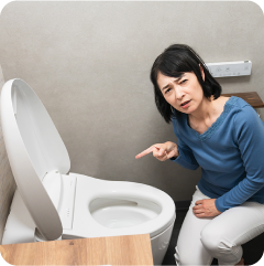 トイレつまりに困る女性