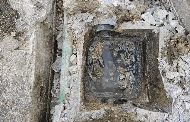 日野町西大路の悪臭と流れの悪さを改善する汚水桝清掃施工事例写真