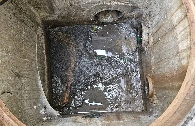 甲良町在士の繰り返す排水詰まりの高圧洗浄施工事例写真