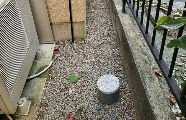 米原市柏原の破損した汚水桝交換と排水管修理施工事例写真