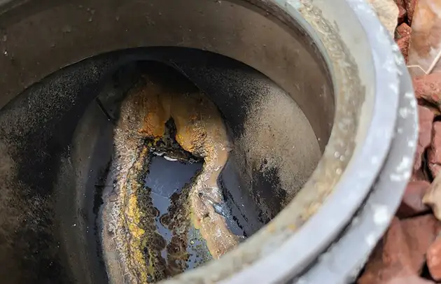 守山市守山の繰り返す詰まりに行う排水管高圧洗浄施工事例写真