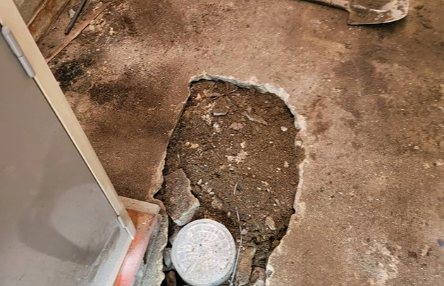 大津市膳所の割れた汚水桝の交換と排水不良改善施工事例写真