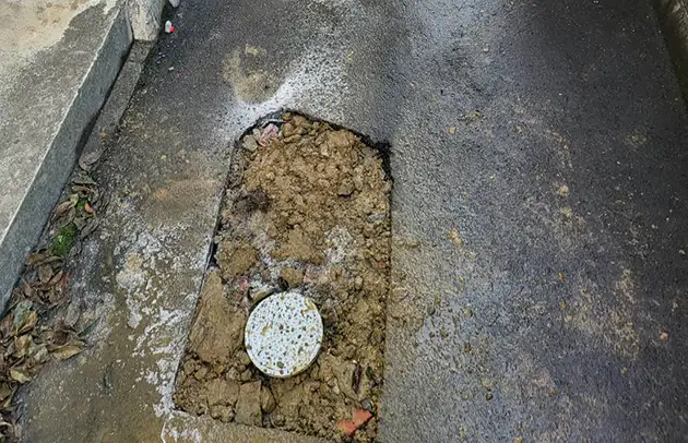 多賀町河内の破損した汚水桝交換と排水修理施工事例写真