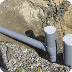 勾配がずれた排水管の写真