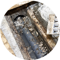 老朽化した排水管の写真