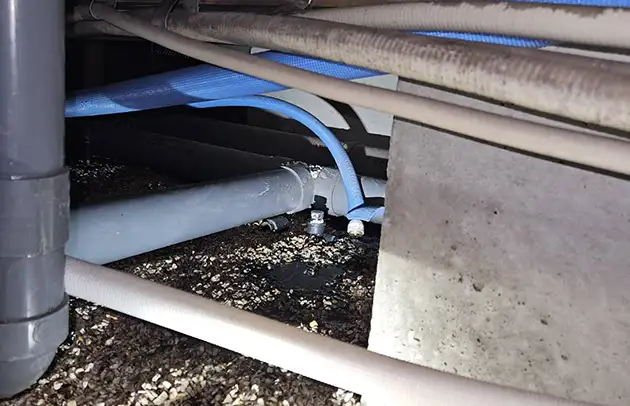 愛荘町蚊野の床下漏水による給水管引き直し工事施工事例写真