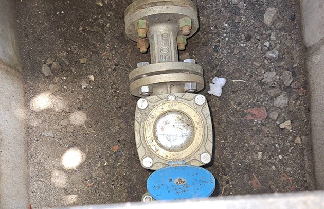 甲賀市水口町の水道代増加と検針指摘による漏水調査施工事例写真