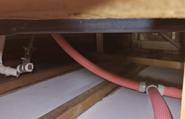 草津市矢橋の床下からの水音による漏水修理工事施工事例写真