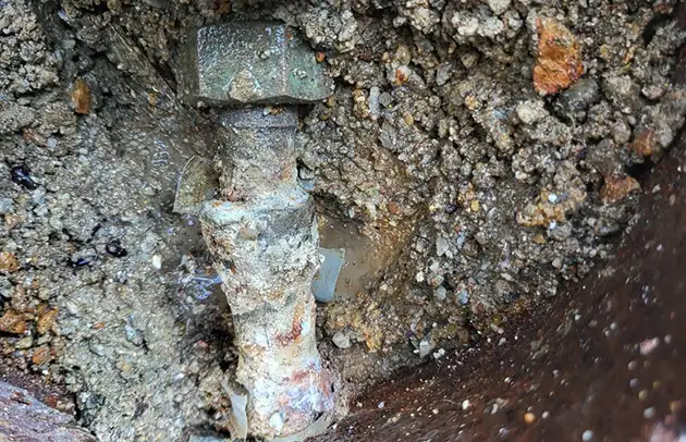 米原市顔戸の屋外埋設管の漏水特定と修理工事施工事例写真