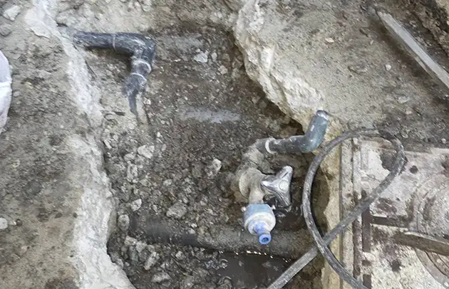 高島市安曇川町の屋外埋設管の漏水特定と修理対応施工事例写真