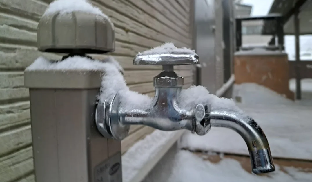 凍結した水道蛇口