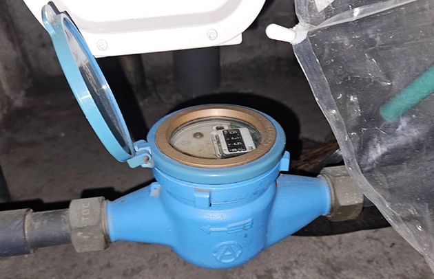 大津市漏水調査のお客様宅の水道メーターの写真