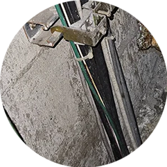 屋外露出配管の写真