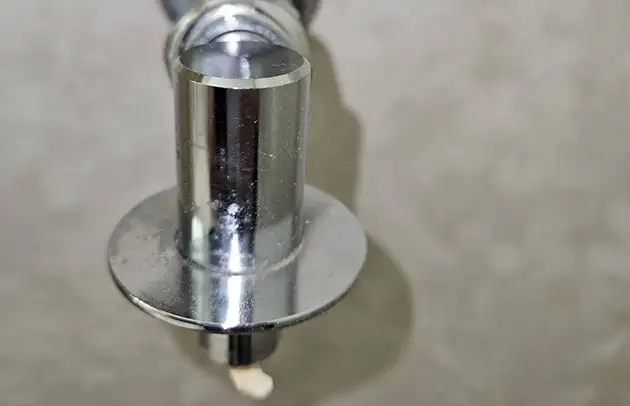 彦根市稲部町の洗濯機蛇口のスピンドル劣化による水漏れ施工事例写真