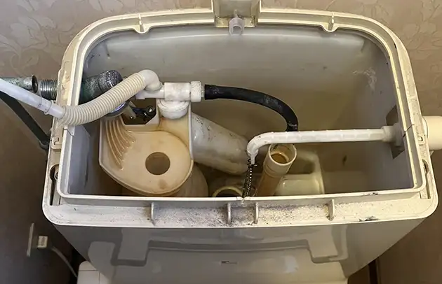 日野町松尾のフロート調整不良のトイレ水漏れ施工事例写真