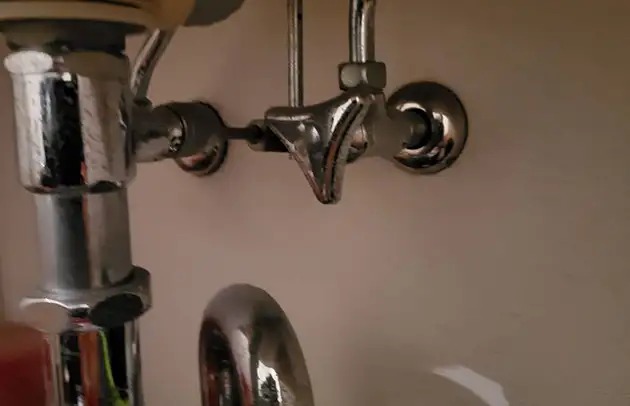 日野町西大路の洗面排水トラップの水漏れ施工事例写真