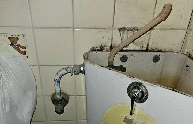 甲賀市水口町の止まらないトイレタンク水漏れ施工事例写真