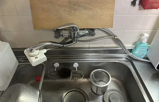 竜王町西横関のキッチン分岐コックの水漏れ施工事例写真