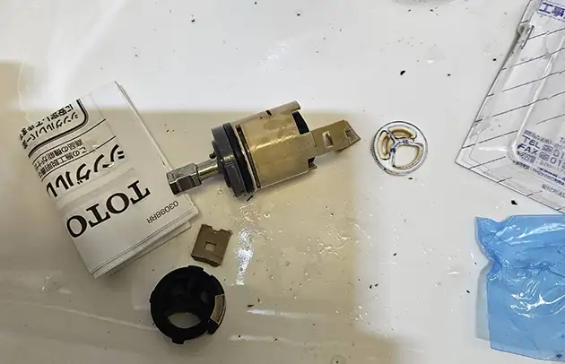 豊郷町安食西の洗面水栓カートリッジ摩耗の水漏れ施工事例写真