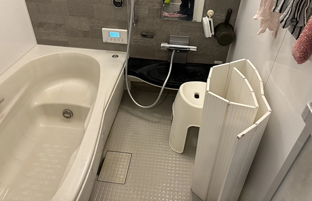 東近江市のお風呂床水漏れ修理施工事例写真