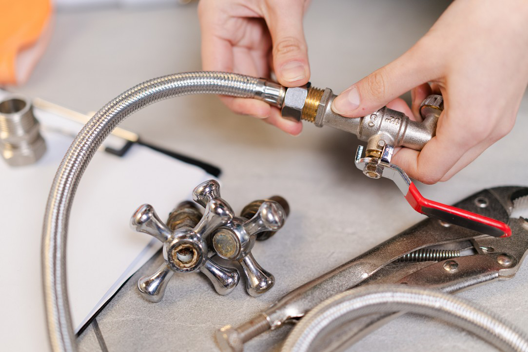 水漏れ修理の工具画像